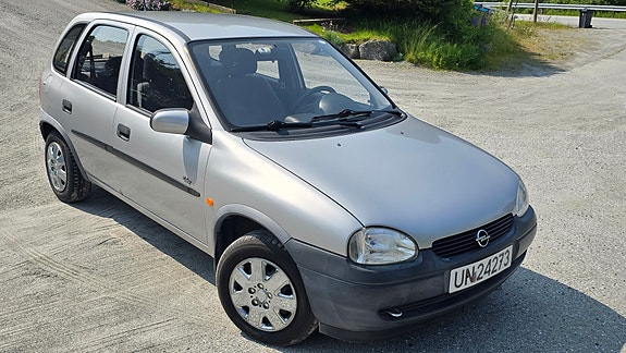 Opel Corsa 2 of 5
