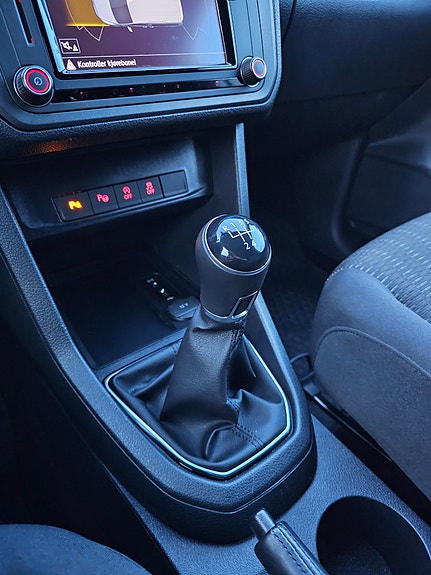 Volkswagen Caddy Maxi 25 of 30