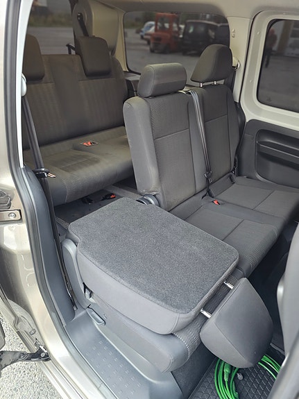Volkswagen Caddy Maxi 27 of 30