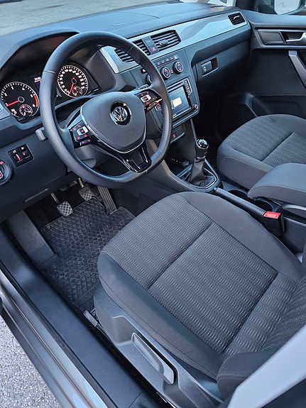 Volkswagen Caddy Maxi 17 of 30