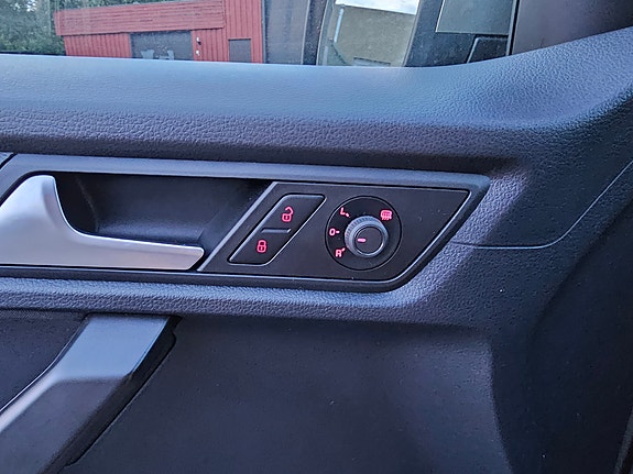 Volkswagen Caddy Maxi 19 of 30