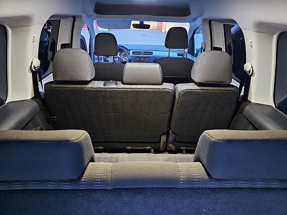 Volkswagen Caddy Maxi 11 of 30