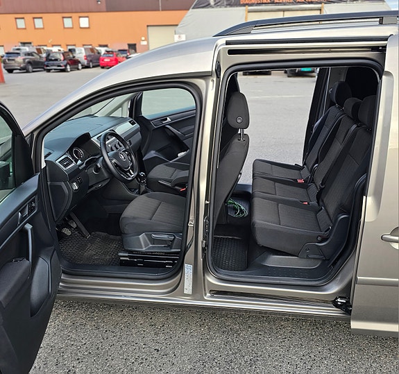 Volkswagen Caddy Maxi 14 of 30