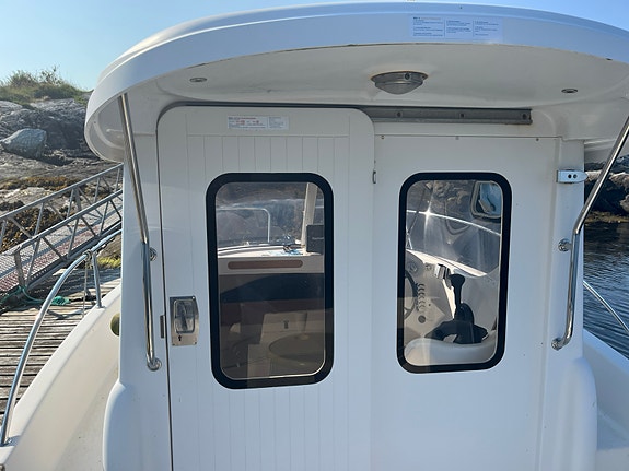 Quicksilver 640 Pilothouse 3 of 5
