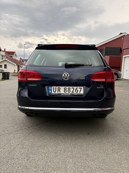 Volkswagen Passat 3 of 5