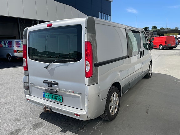 Opel Vivaro 2 of 5