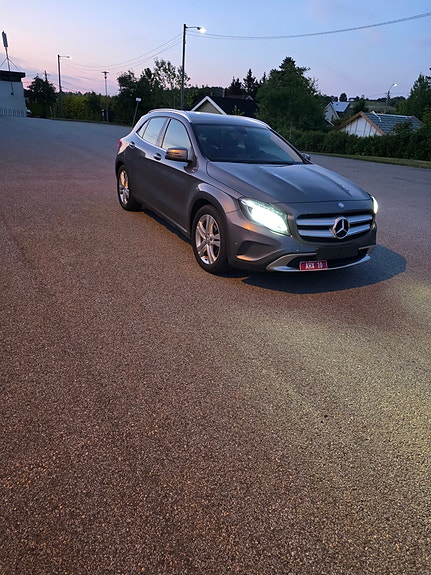 Mercedes-Benz GLA200 5 of 5