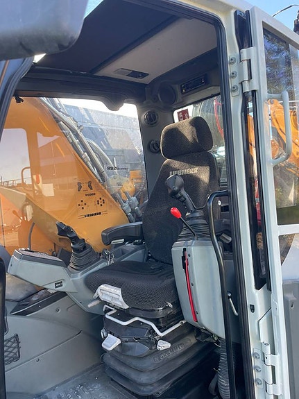 Liebherr R 926 Compact Litronic 9 of 9