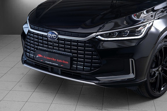 BYD Tang 2 of 5