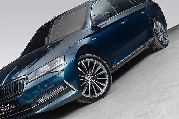 Skoda Superb 3 of 5