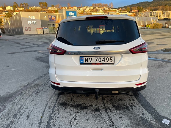 Ford S-MAX 4 of 24