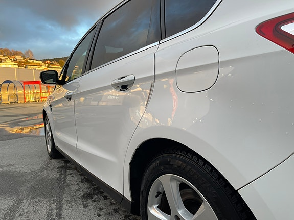 Ford S-MAX 6 of 24
