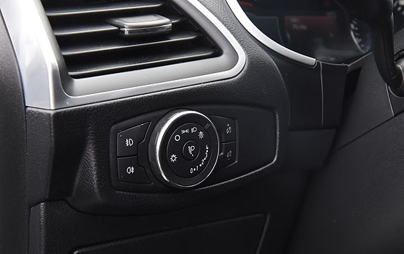 Ford S-MAX 16 of 24