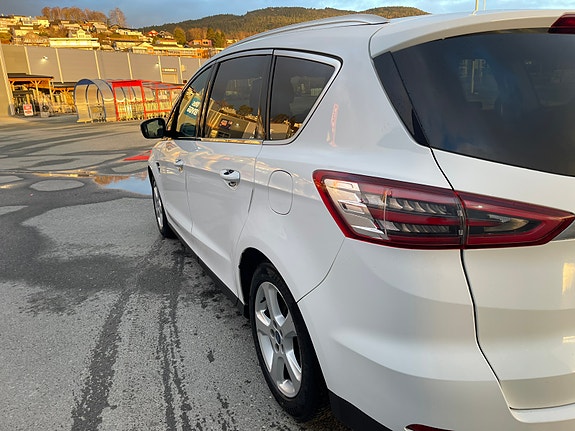 Ford S-MAX 5 of 24