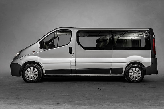 Opel Vivaro 2 of 5