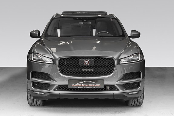 Jaguar F-PACE 5 of 5
