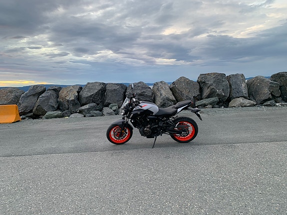 Yamaha MT-07 2 of 5