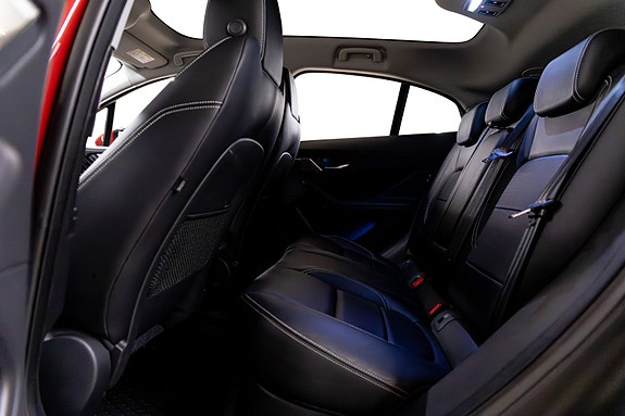 Jaguar I-PACE 5 of 5