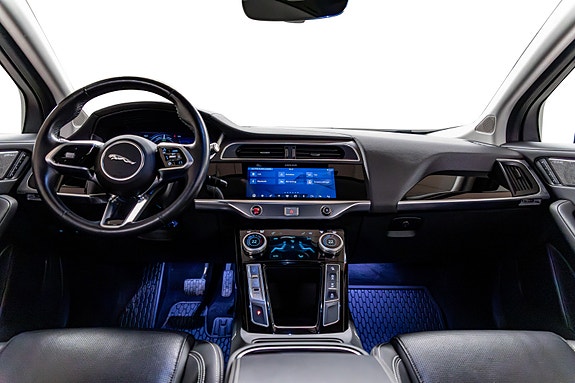 Jaguar I-PACE 4 of 5