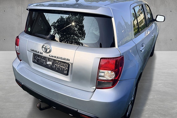 Toyota Urban Cruiser 3 of 5