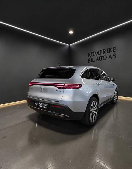 Mercedes-Benz EQC400 15 of 30