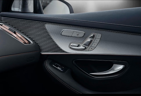 Mercedes-Benz EQC400 29 of 30