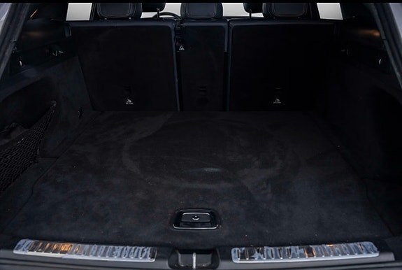 Mercedes-Benz EQC400 25 of 30