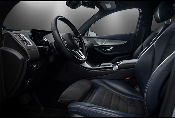 Mercedes-Benz EQC400 28 of 30