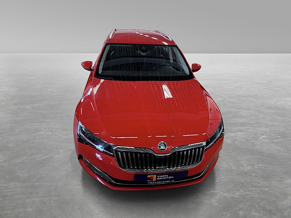 Skoda Superb 2 of 5