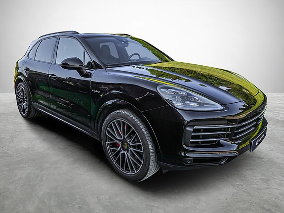 Porsche Cayenne 5 of 30