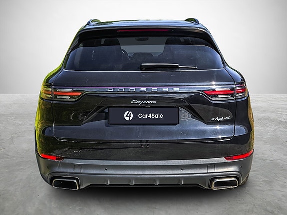 Porsche Cayenne 3 of 30