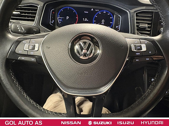 Volkswagen T-Roc 14 of 27