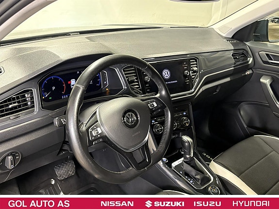 Volkswagen T-Roc 11 of 27
