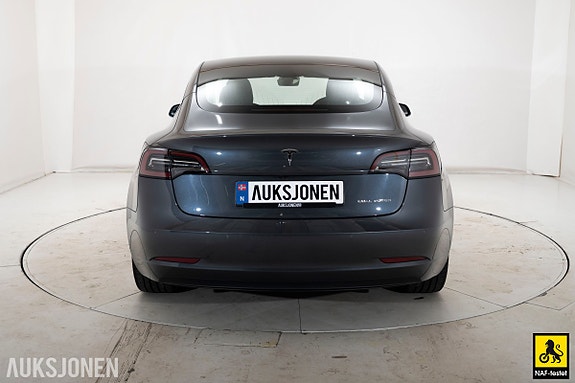 Tesla Model 3 5 of 5