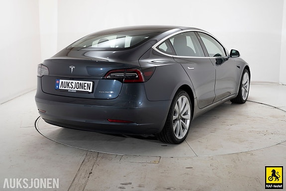Tesla Model 3 4 of 5