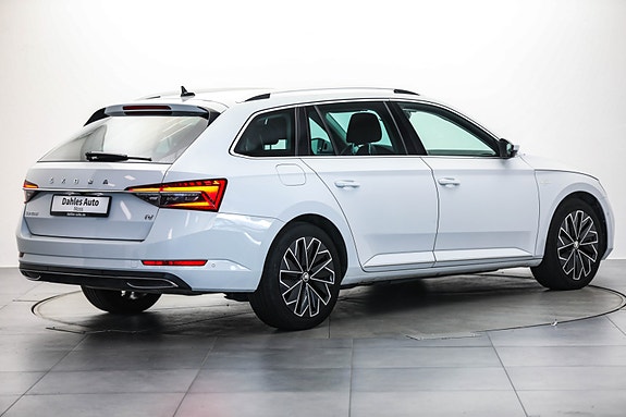Skoda Superb 13 of 30