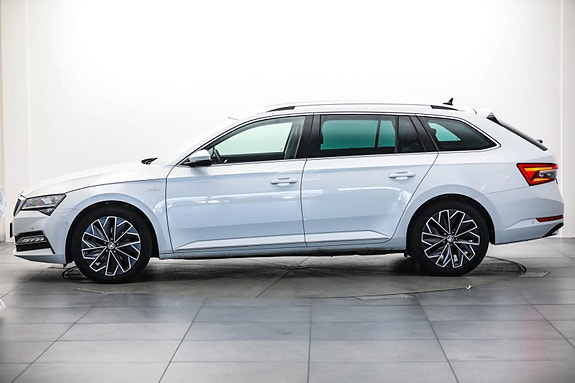 Skoda Superb 9 of 30