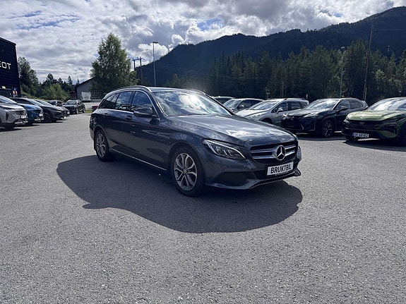 Mercedes-Benz C250 3 of 21