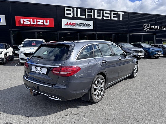 Mercedes-Benz C250 4 of 21