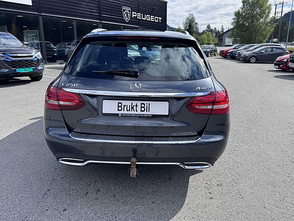 Mercedes-Benz C250 5 of 21