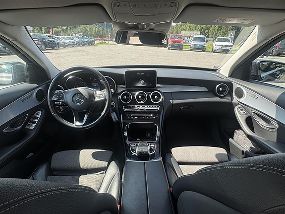 Mercedes-Benz C250 9 of 21