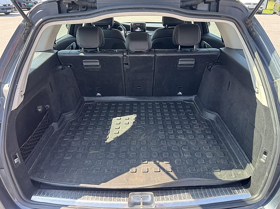 Mercedes-Benz C250 7 of 21