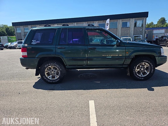 Jeep Grand Cherokee 5 of 5