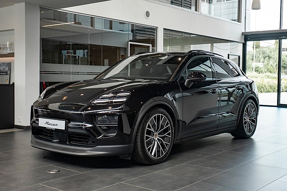 Porsche Macan 4 of 5