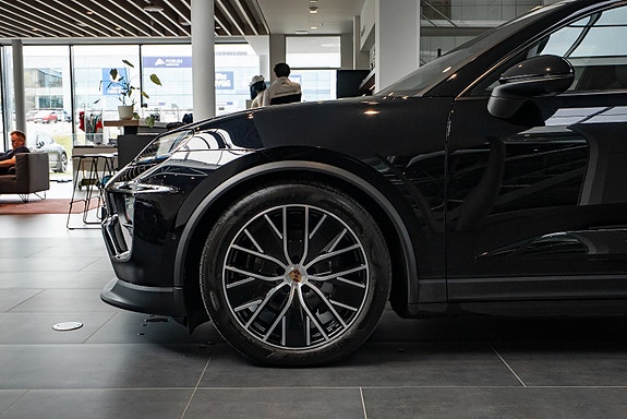 Porsche Macan 5 of 5