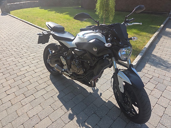 Yamaha MT-07 4 of 5