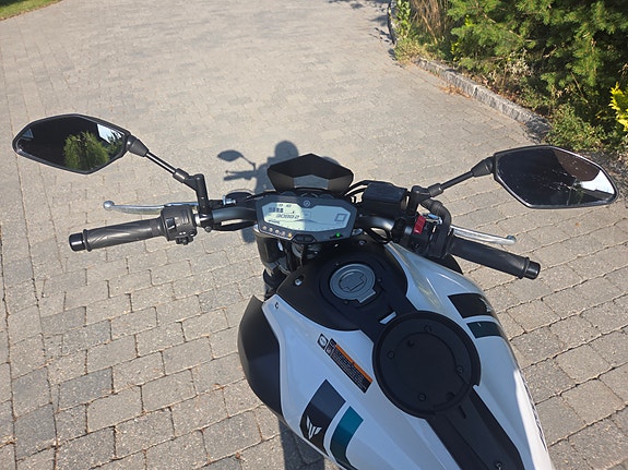 Yamaha MT-07 3 of 5