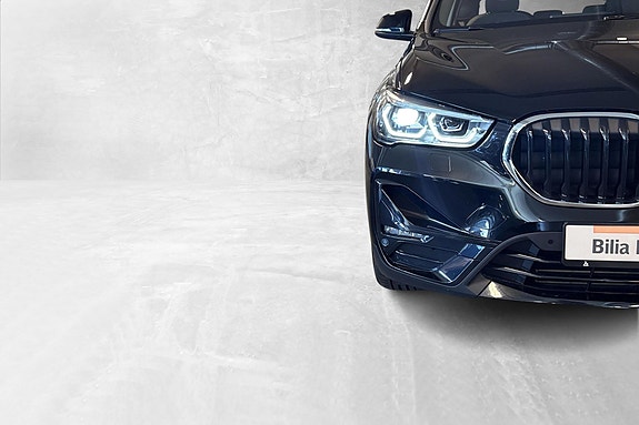BMW X1 4 of 5