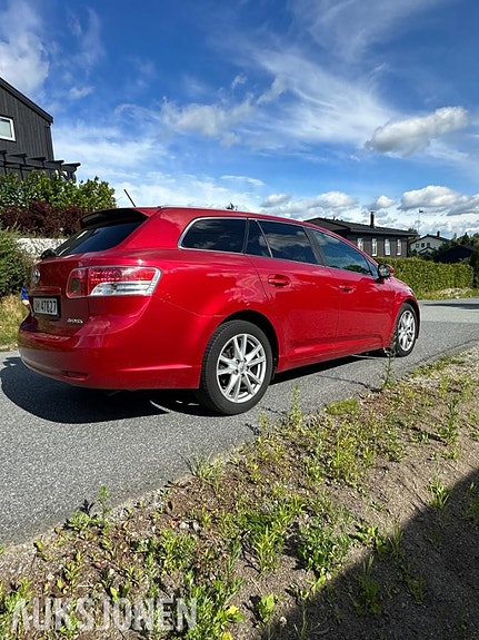Toyota Avensis 3 of 5