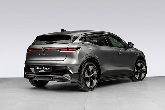Renault Megane E-Tech 2 of 5